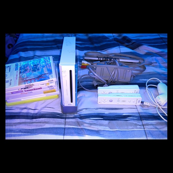 Wii System. 6 wii games. - Picture 1 of 7